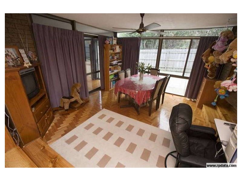 24 Gray Close, Endeavour Hills VIC 3802