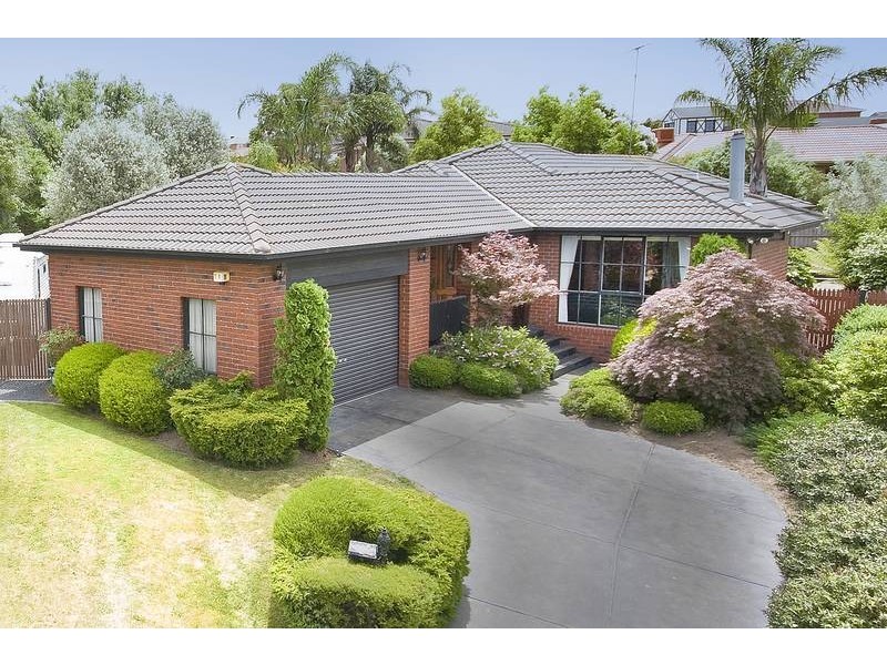 4 Sporing Court, Endeavour Hills VIC 3802