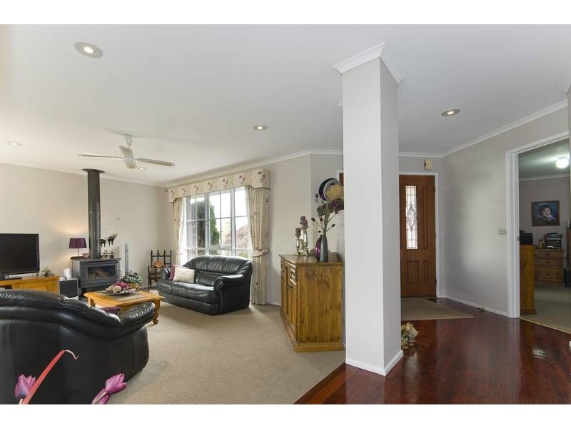 4 Sporing Court, Endeavour Hills VIC 3802