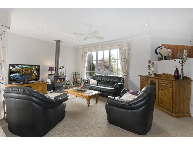 4 Sporing Court, Endeavour Hills VIC 3802