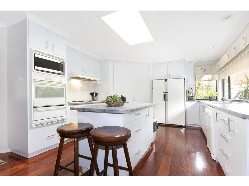 4 Sporing Court, Endeavour Hills VIC 3802