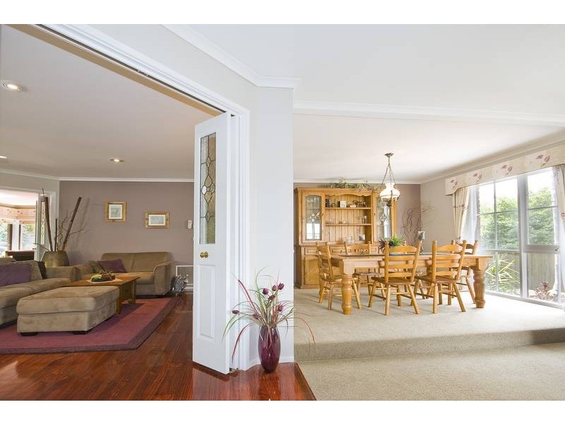 4 Sporing Court, Endeavour Hills VIC 3802