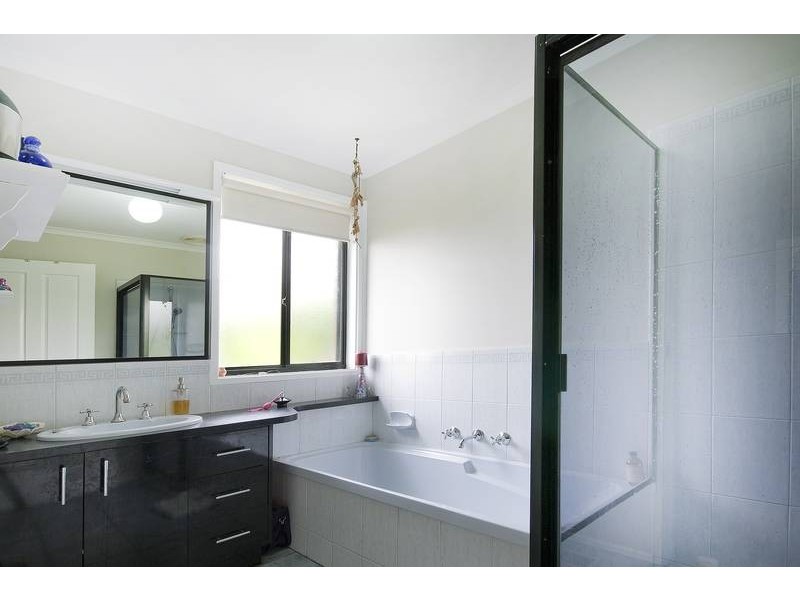 4 Sporing Court, Endeavour Hills VIC 3802