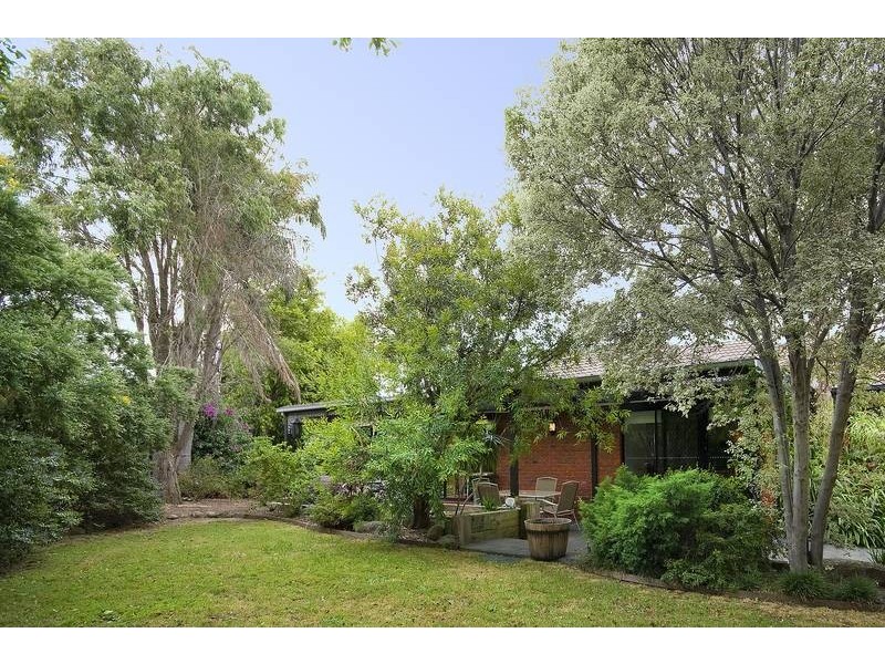 4 Sporing Court, Endeavour Hills VIC 3802