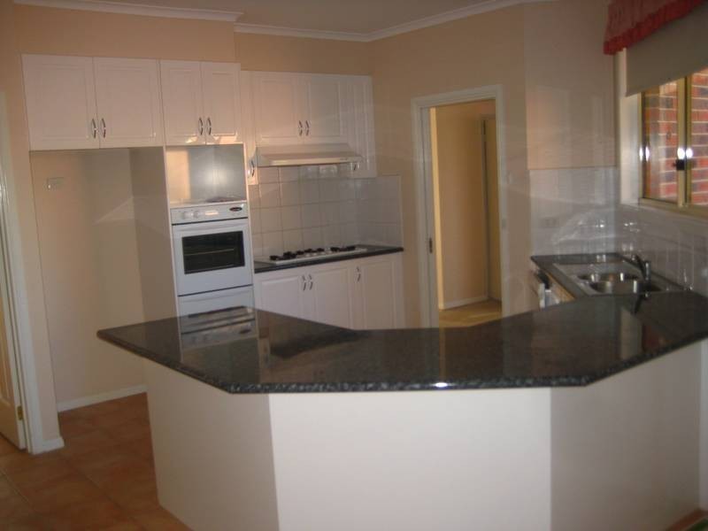 38 Cromford Crescent, Narre Warren South VIC 3805