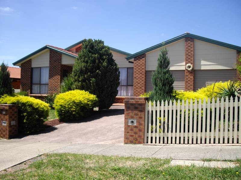 40 Granton Avenue, Endeavour Hills VIC 3802