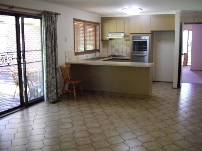 40 Granton Avenue, Endeavour Hills VIC 3802