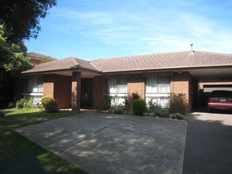 52 John Fawkner Drive, Endeavour Hills VIC 3802