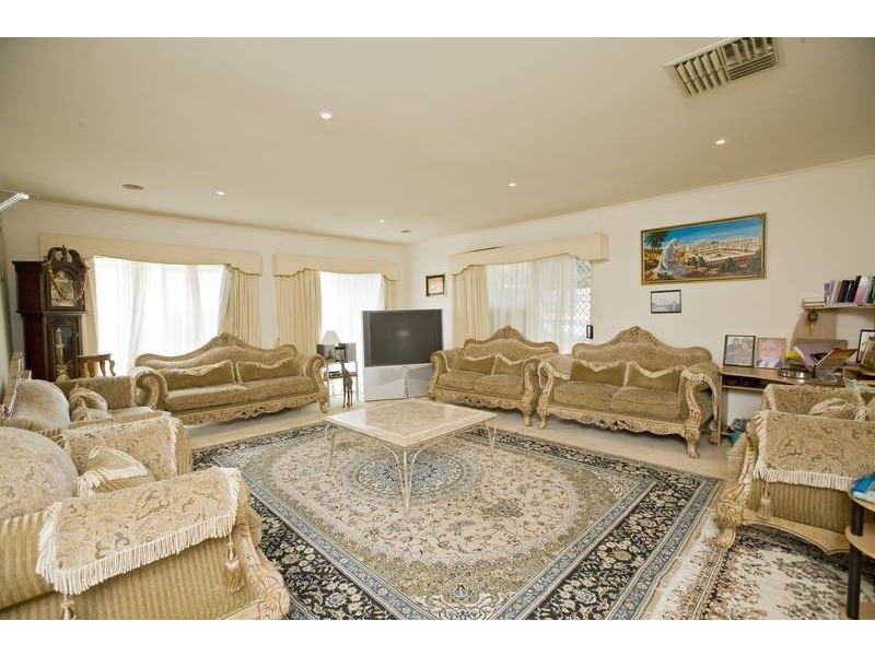 2 Daffodil Court, Endeavour Hills VIC 3802