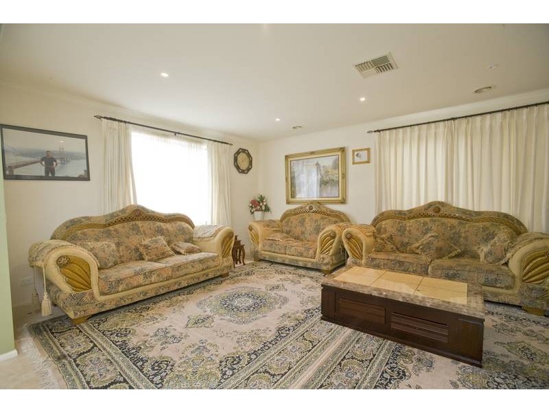 2 Daffodil Court, Endeavour Hills VIC 3802