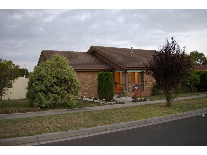 9 Lawson Way, Endeavour Hills VIC 3802