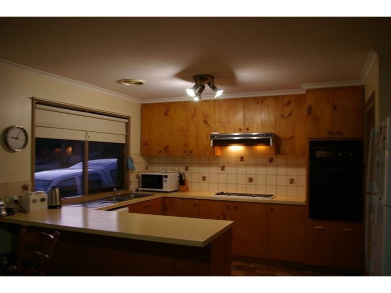 9 Lawson Way, Endeavour Hills VIC 3802