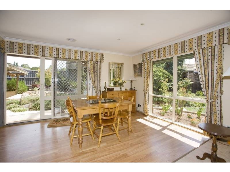 13 Broadwalk Grove, Endeavour Hills VIC 3802