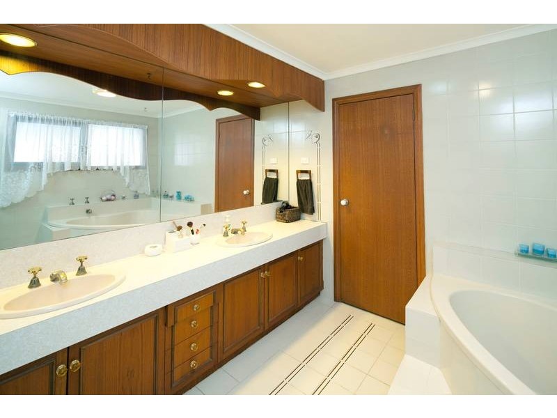 8 Bemm Court, Dandenong North VIC 3175