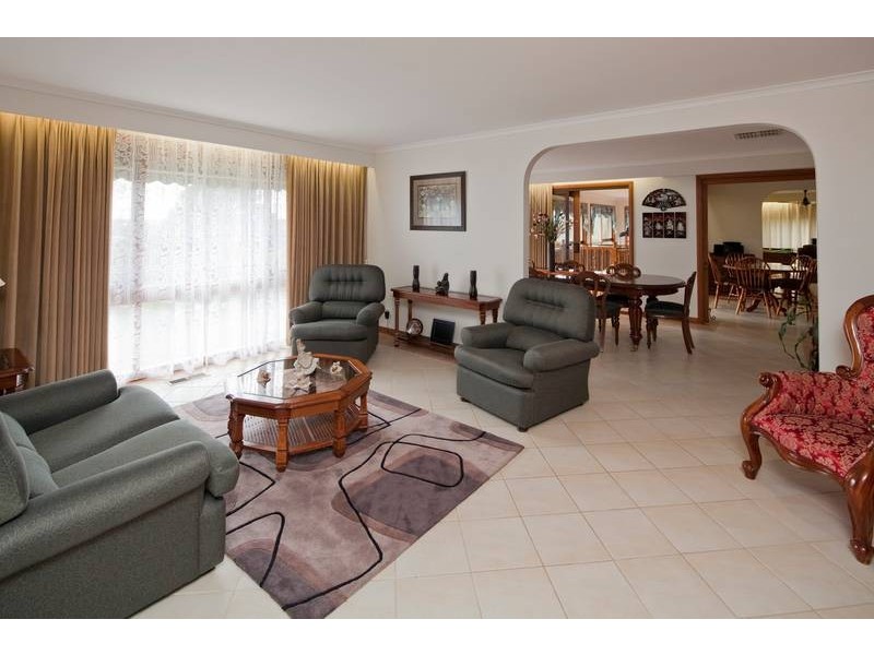 8 Bemm Court, Dandenong North VIC 3175