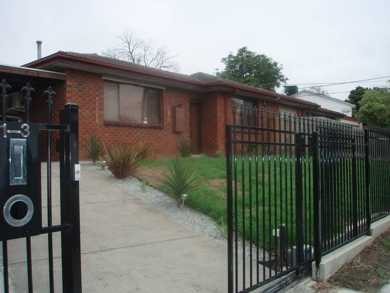 1/3 Louis Street, Doveton VIC 3177