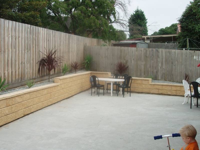 1/3 Louis Street, Doveton VIC 3177