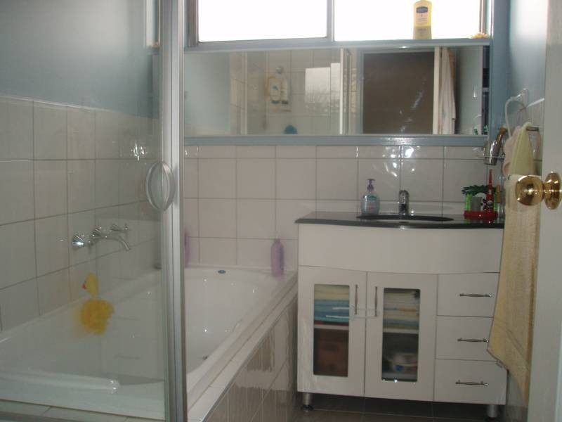 1/3 Louis Street, Doveton VIC 3177