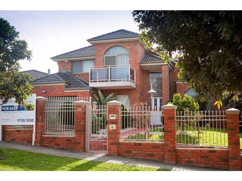 12 Renee Ave, Endeavour Hills VIC 3802