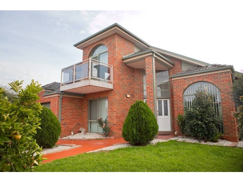 12 Renee Ave, Endeavour Hills VIC 3802