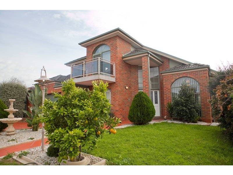 12 Renee Ave, Endeavour Hills VIC 3802