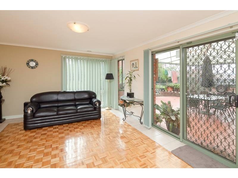 12 Renee Ave, Endeavour Hills VIC 3802