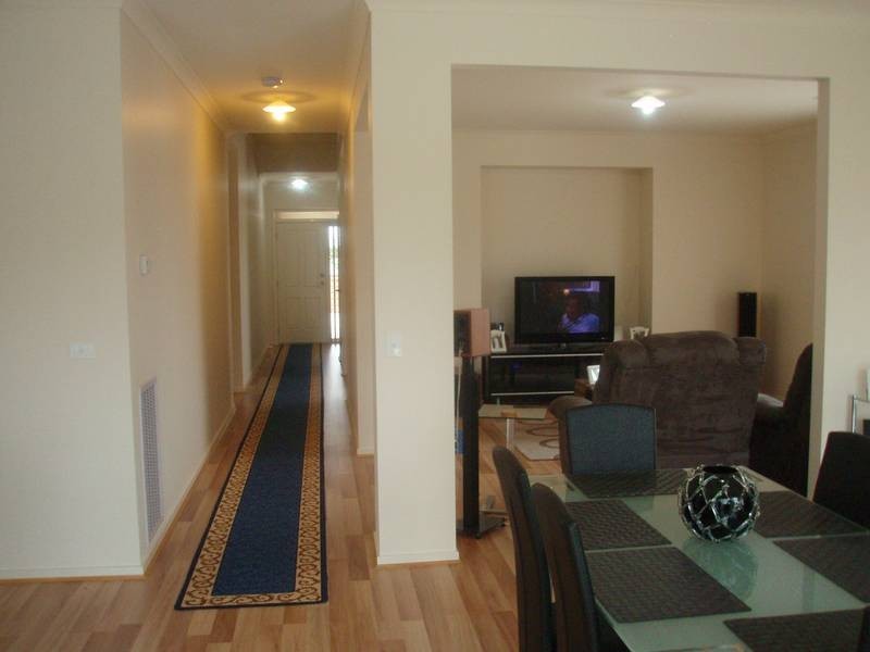 39 Bluemist Circuit, Lyndhurst VIC 3975