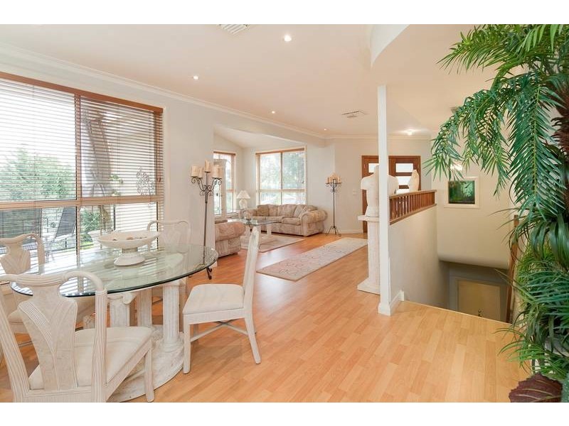 3 Sulky Court, Endeavour Hills VIC 3802