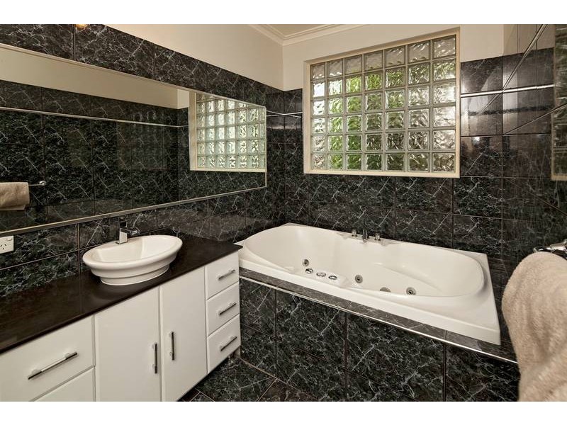 3 Sulky Court, Endeavour Hills VIC 3802