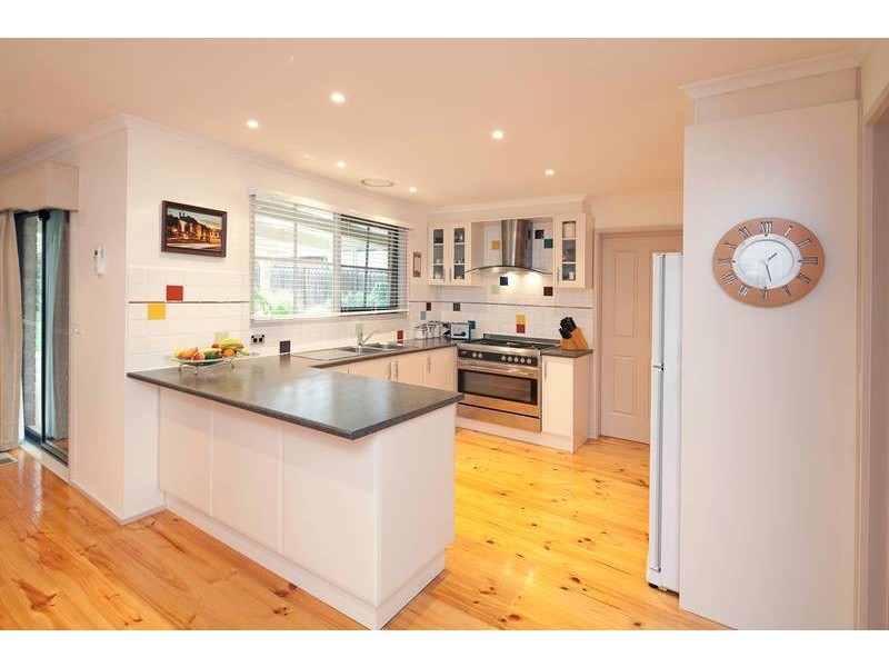 287 James Cook Drive, Endeavour Hills VIC 3802