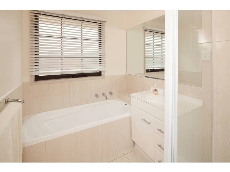 287 James Cook Drive, Endeavour Hills VIC 3802