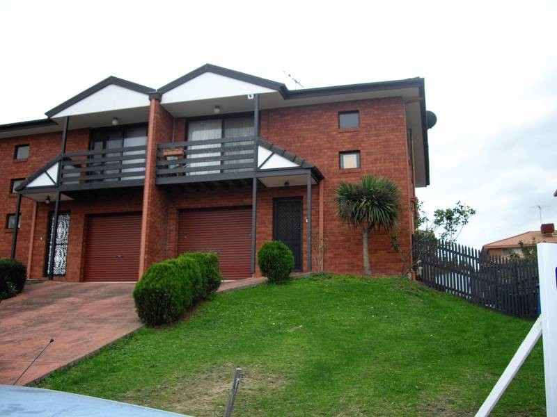 2/11 Temby Close, Endeavour Hills VIC 3802