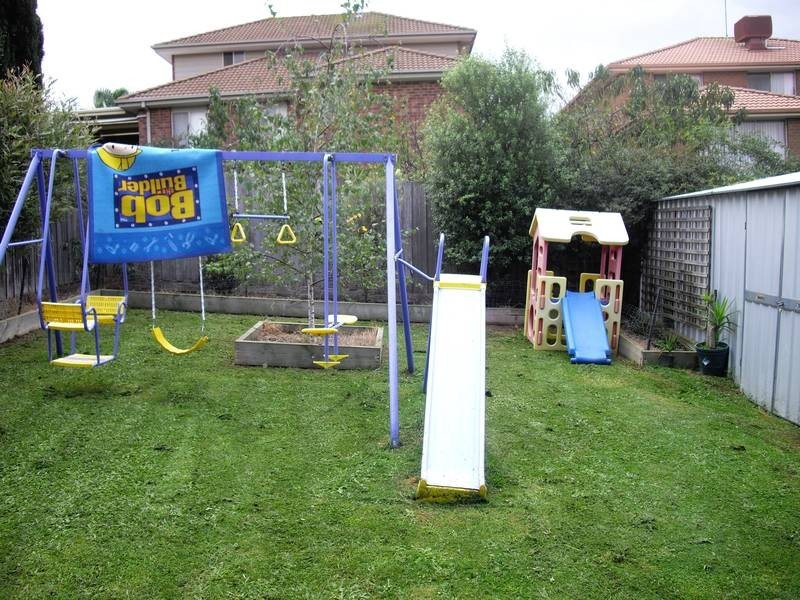 2/11 Temby Close, Endeavour Hills VIC 3802