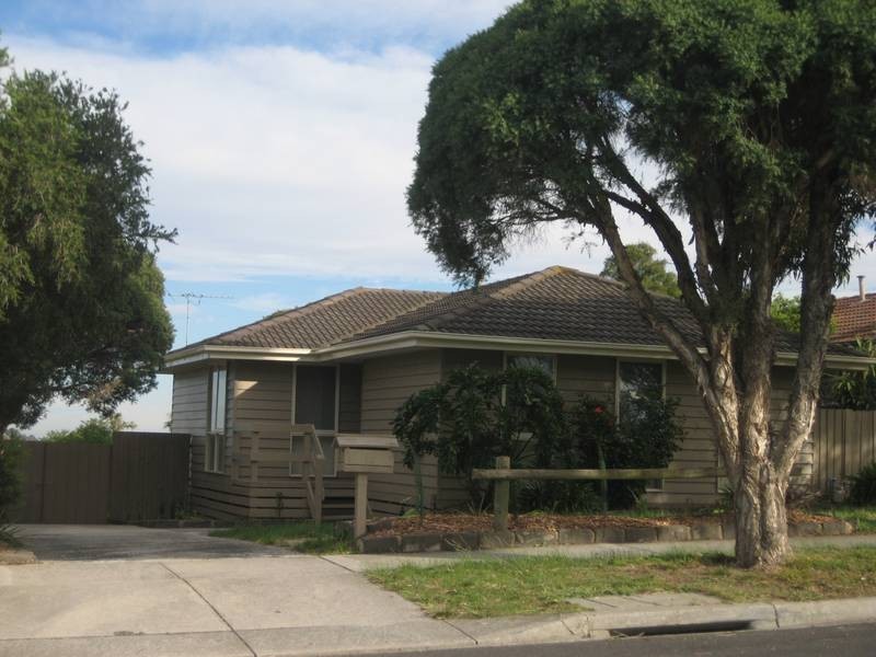 16 David Collins Drive, Endeavour Hills VIC 3802