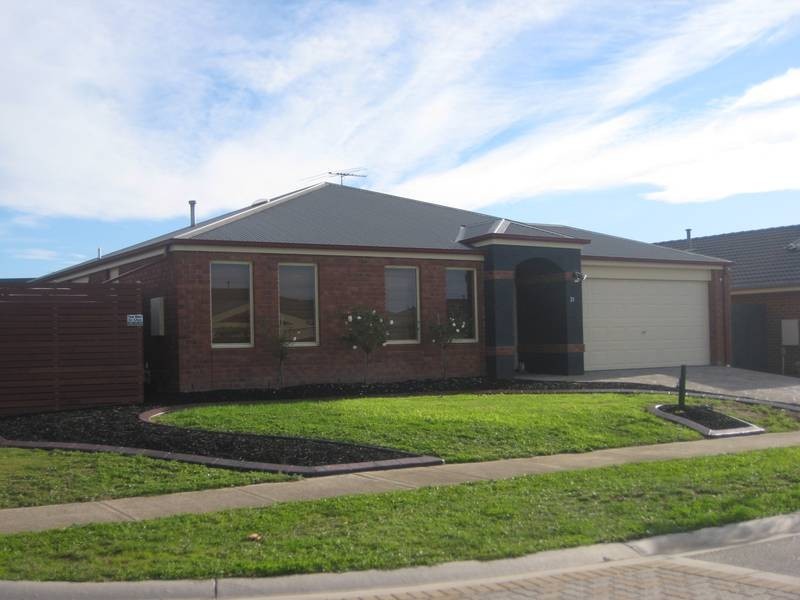 21 Osmington Circle, Narre Warren South VIC 3805