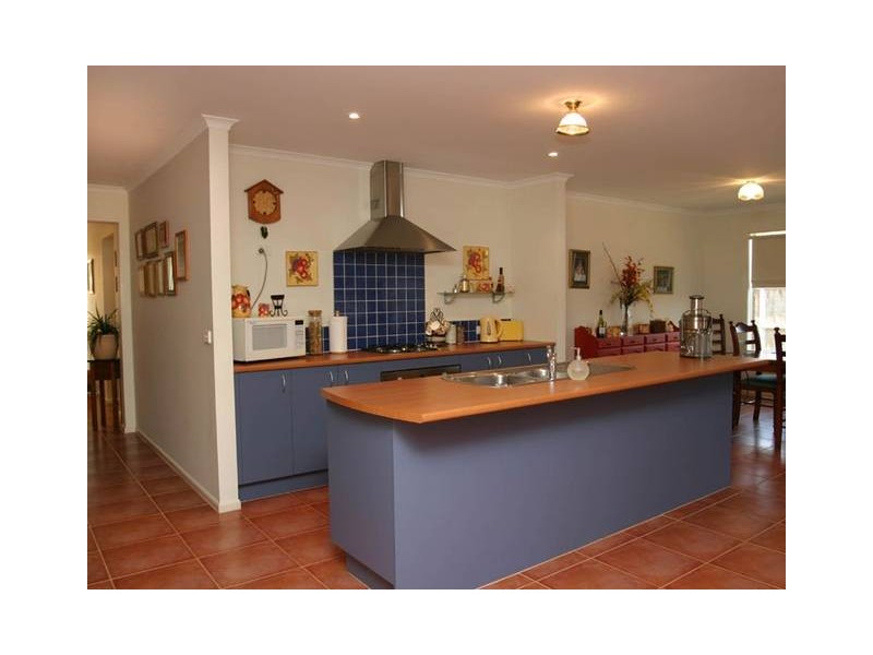 21 Osmington Circle, Narre Warren South VIC 3805