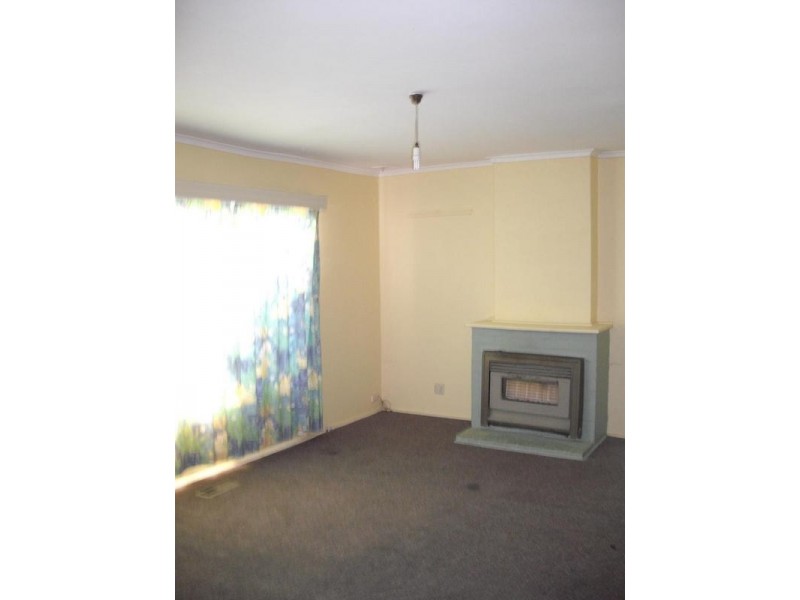 27 Kanooka Grove, Doveton VIC 3177