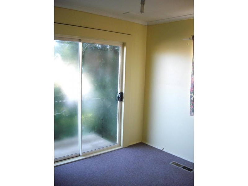 27 Kanooka Grove, Doveton VIC 3177