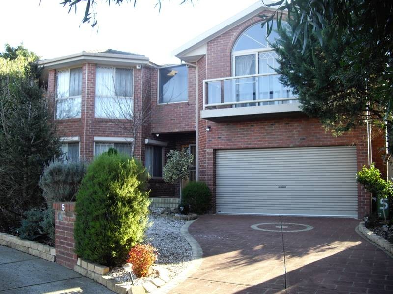5 Naila Close, Endeavour Hills VIC 3802