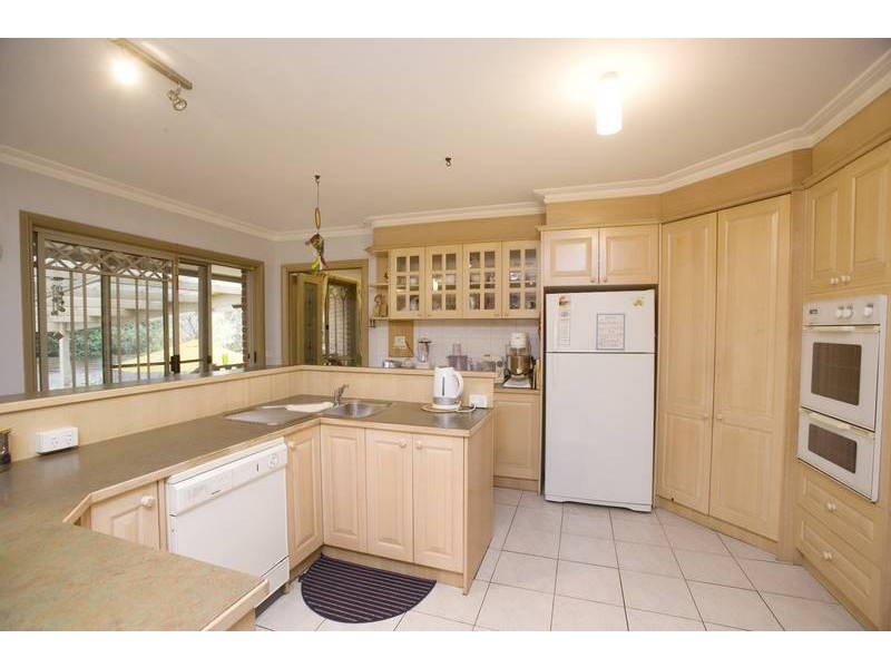 5 Naila Close, Endeavour Hills VIC 3802