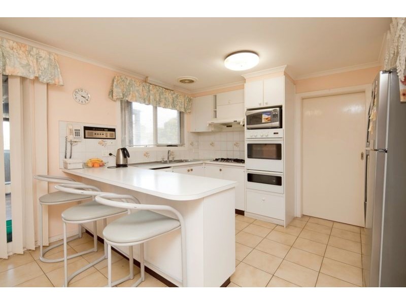 23 Sienna Crescent, Endeavour Hills VIC 3802