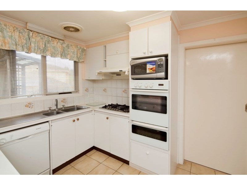 23 Sienna Crescent, Endeavour Hills VIC 3802