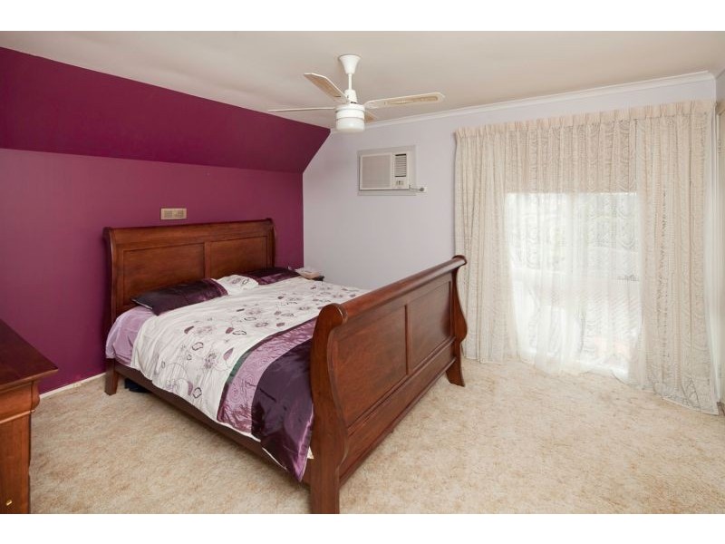 23 Sienna Crescent, Endeavour Hills VIC 3802