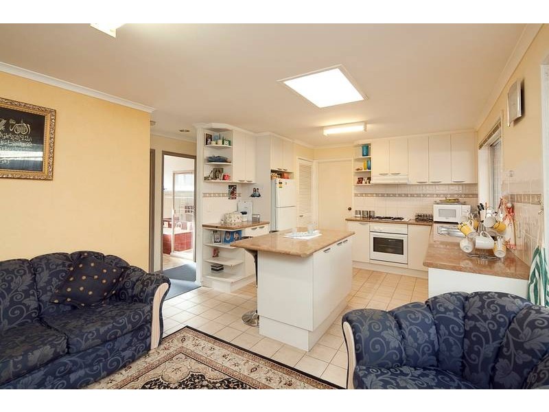 28 Inverness Street, Endeavour Hills VIC 3802