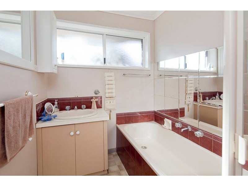 28 Inverness Street, Endeavour Hills VIC 3802