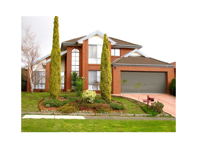 13 Kassan Gardens, Endeavour Hills VIC 3802