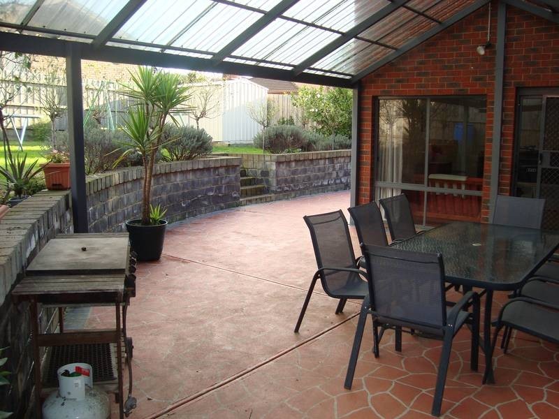 13 Kassan Gardens, Endeavour Hills VIC 3802