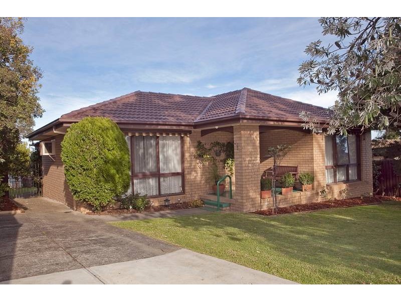 8 Edis Court, Endeavour Hills VIC 3802