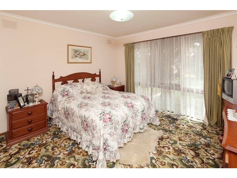 8 Edis Court, Endeavour Hills VIC 3802