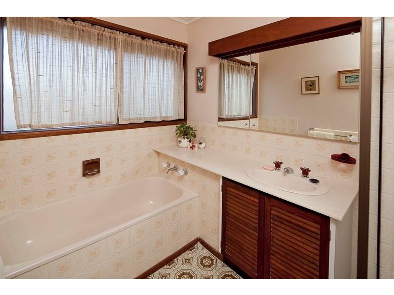 8 Edis Court, Endeavour Hills VIC 3802